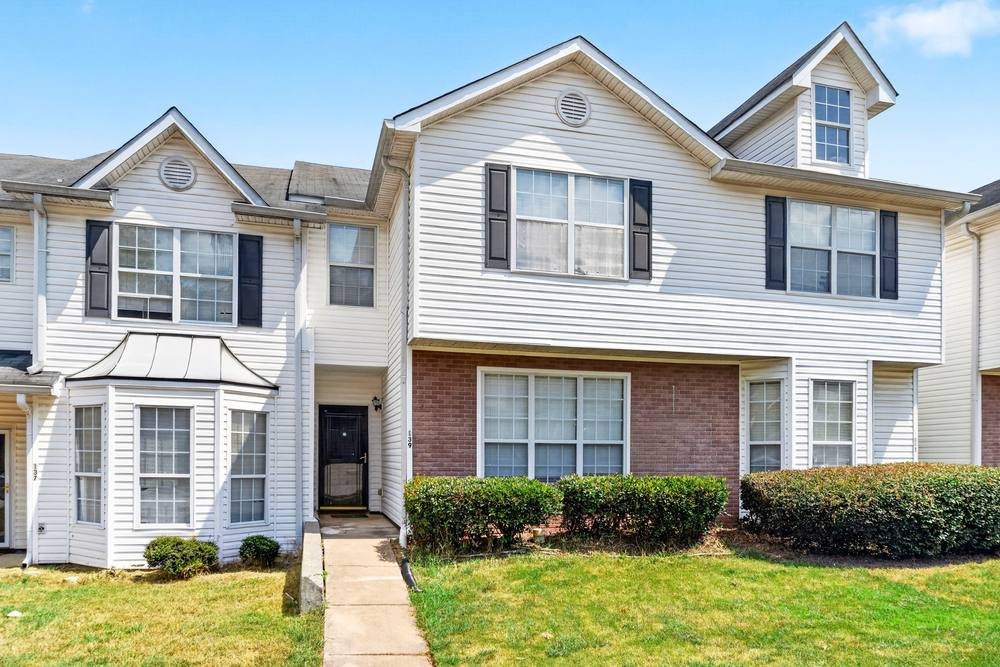 Townhome exterior, real estate video walkthrough in Covington, GA